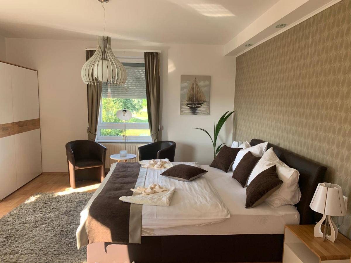 Chance Apartman Buekfuerdo Exterior foto